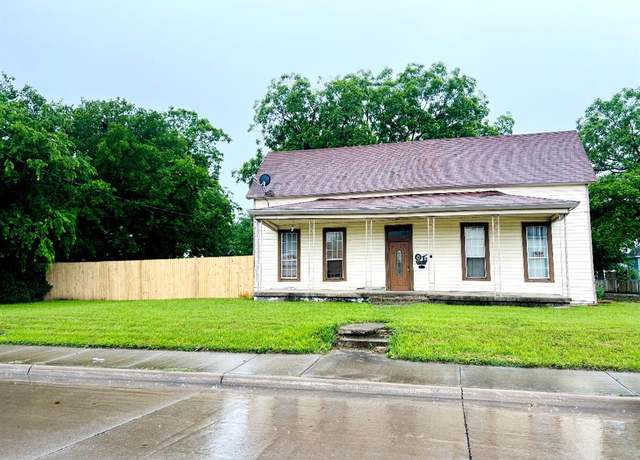 Property at 902 S Chestnut St, Mckinney, TX 75069, 2 beds, 1 bath