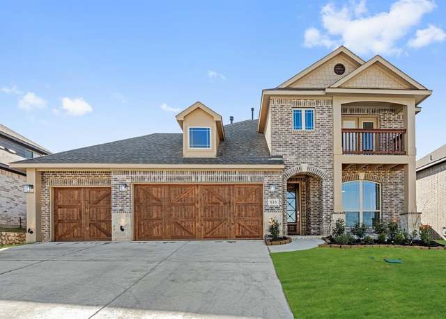 Property at 816 Yosemite Dr, Desoto, TX 75115, 5 beds, 3.5 baths