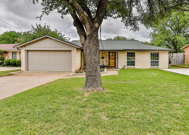 Property at 2100 Rockmoor Dr, Edgecliff Village, TX 76134, 3 beds, 2 baths