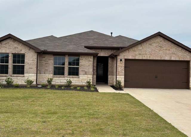 Property at 1916 Cookes Ln, Cleburne, TX 76033, 4 beds, 2 baths
