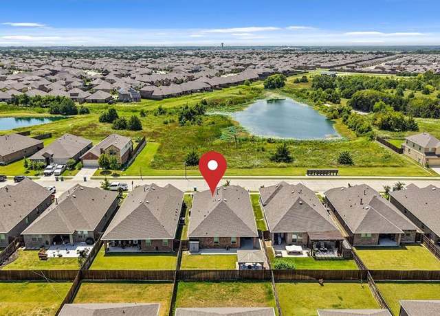Property at 4096 Ellinger Dr, Heath, TX 75126, 4 beds, 3 baths