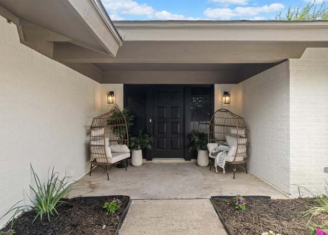 Property at 1532 Canyon Creek Dr W, Azle, TX 76020, 4 beds, 2 baths