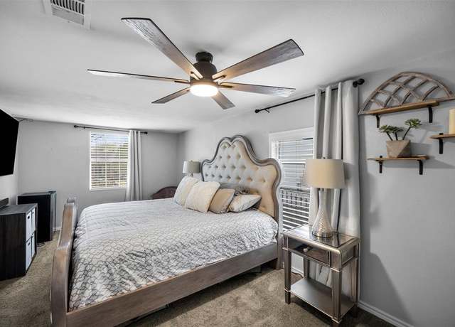 Property at 1607 Brandon St, Dallas, TX 75208, 5 beds, 3 baths