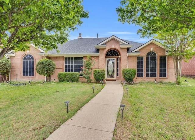 Property at 1136 Essex Dr, Cedar Hill, TX 75104, 4 beds, 2 baths
