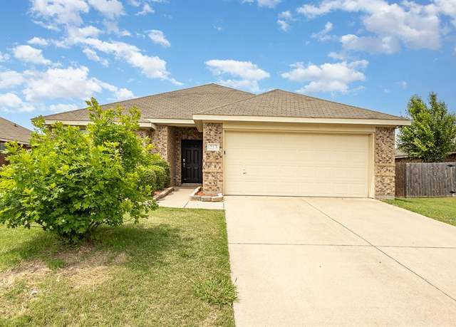 Property at 213 Longhorn Dr, Waxahachie, TX 75165, 3 beds, 2 baths