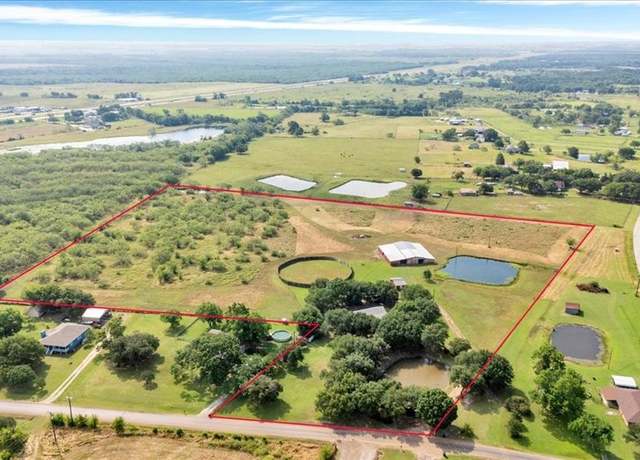 Property at 8991 County Road 156, Kaufman, TX 75142, 3 beds, 2 baths