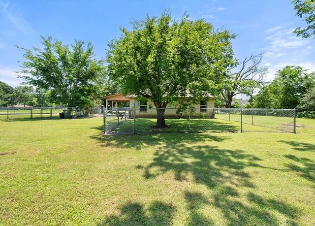Property at 604 Donna Cir, Kerens, TX 75144, 2 beds, 1 bath