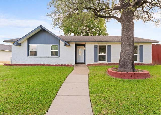 Property at 3414 Country Club Dr, Grand Prairie, TX 75052, 3 beds, 2 baths