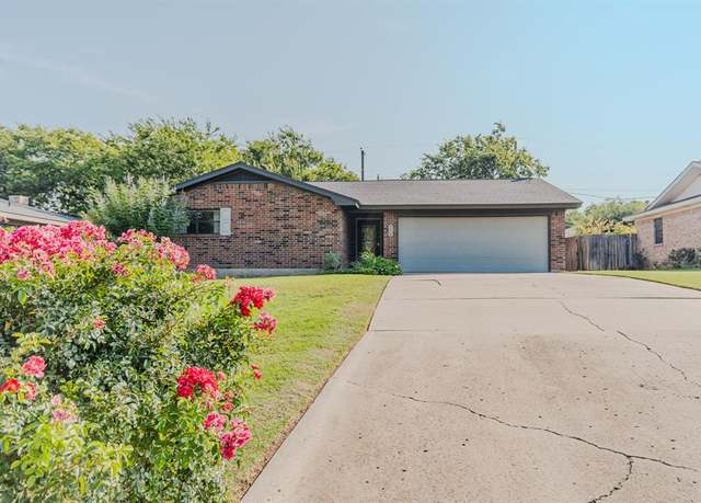 Property at 224 Sharp Dr, Stephenville, TX 76401, 3 beds, 2 baths