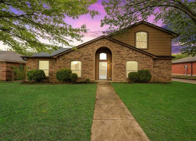 Property at 5501 Whisper Glen Dr, Arlington, TX 76017, 5 beds, 3 baths