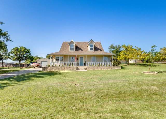 Property at 206 Cocopa Dr, Lake Kiowa, TX 76240, 4 beds, 3 baths