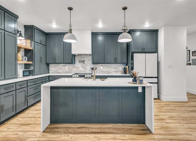 Property at 2410 San Gabriel Dr, Granbury, TX 76048, 3 beds, 2 baths