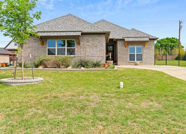 Property at 323 Green Meadow Dr, Little Elm, TX 75068, 3 beds, 2 baths