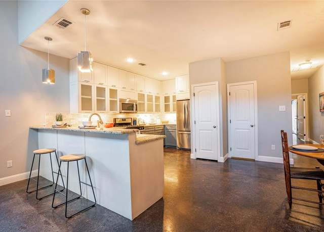 Property at 4613 El Campo Ave, Fort Worth, TX 76107, 3 beds, 2.5 baths