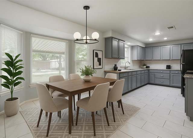 Property at 515 Brynmawr Ct, Arlington, TX 76014, 3 beds, 2 baths