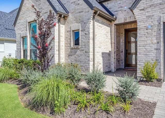 Property at 4800 Muleshoe Ln, Prosper, TX 75078, 4 beds, 4.5 baths