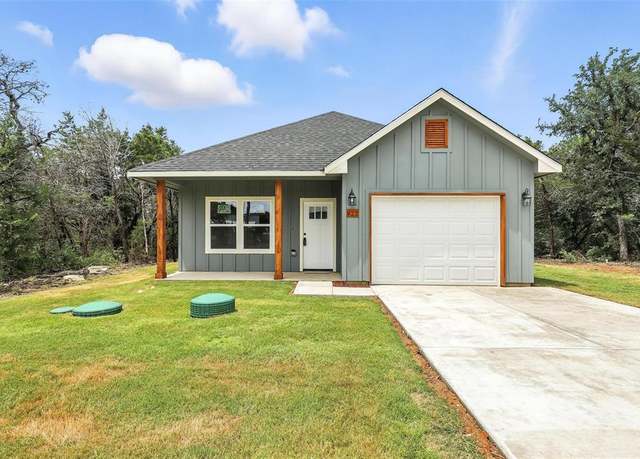 Property at 922 Scenic Dr, Granbury, TX 76048, 3 beds, 2 baths
