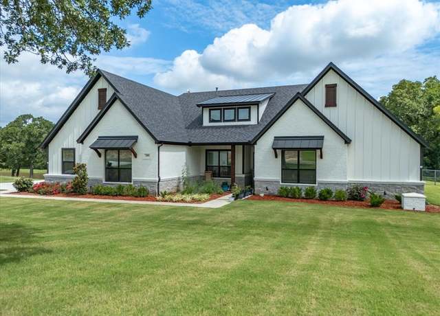 Property at 209 Rio Rancho Dr, Decatur, TX 76234, 4 beds, 4 baths