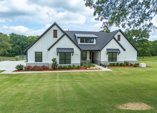 Property at 209 Rio Rancho Dr, Decatur, TX 76234, 4 beds, 4 baths