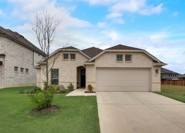 Property at 2205 Craig St, Mansfield, TX 76063, 3 beds, 2 baths