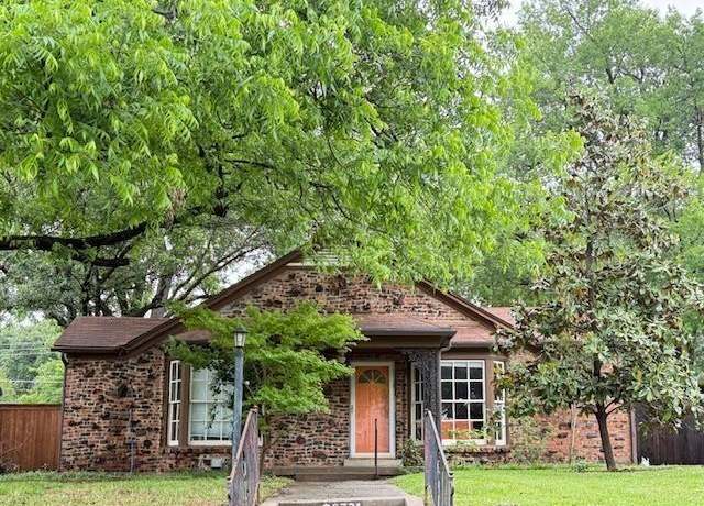 Property at 2721 6th Ave, Fort Worth, TX 76110, 2 beds, 2 baths