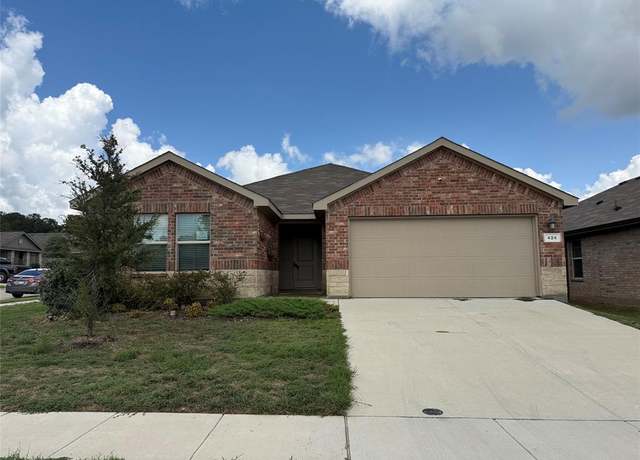 Property at 424 Amory St, Azle, TX 76020, 5 beds, 2 baths