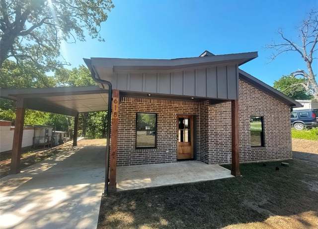 Property at 618 E Day St, Denison, TX 75021, 3 beds, 2 baths