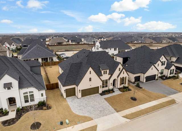 Property at 2301 Oaklawn Dr, Celina, TX 75009, 4 beds, 4.5 baths