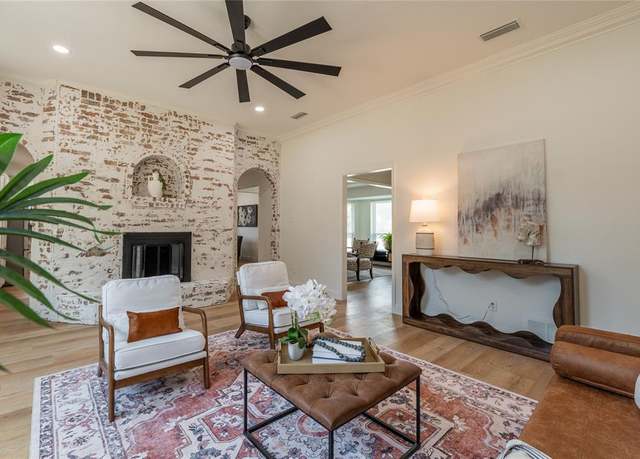 Property at 2052 Parkridge Dr, Hurst, TX 76054, 4 beds, 2 baths