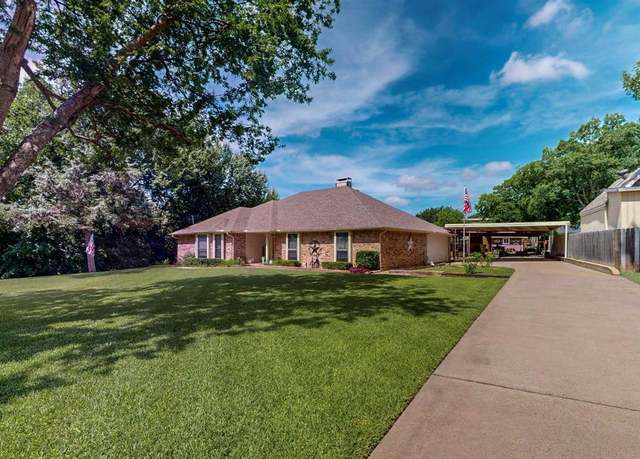 Property at 105 Crest Brook Dr, Red Oak, TX 75154, 3 beds, 2 baths