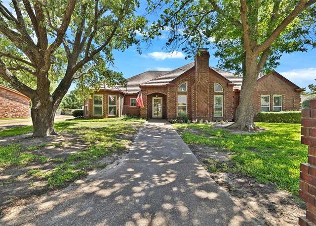 Property at 321 Timberlake Dr, Azle, TX 76020, 3 beds, 2.5 baths