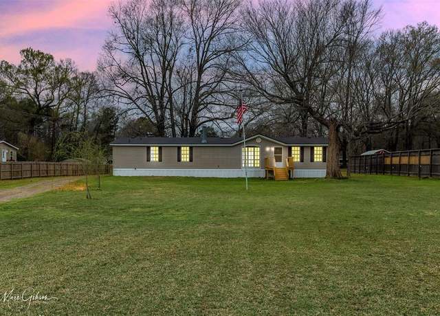 Property at 6966 Buncombe Rd, Shreveport, LA 71129, 3 beds, 2 baths