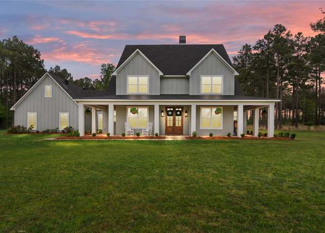 Property at 2136 Gravel Point Rd, Frierson, LA 71027, 5 beds, 3.5 baths