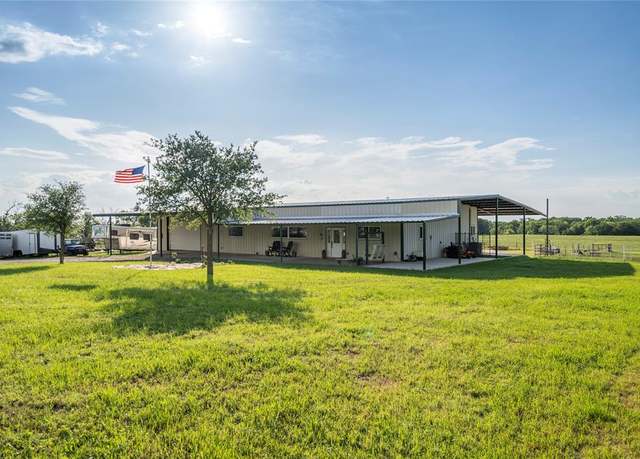 Property at 303 Lcr 626, Groesbeck, TX 76642, 4 beds, 2.5 baths