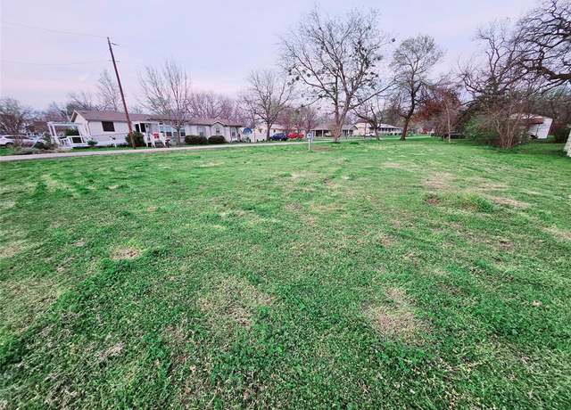 Property at 209 W First St, Quinlan, TX 75474