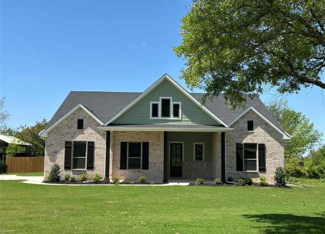 Property at 5533 Woodland Hills Dr, Denton, TX 76208, 4 beds, 2.5 baths