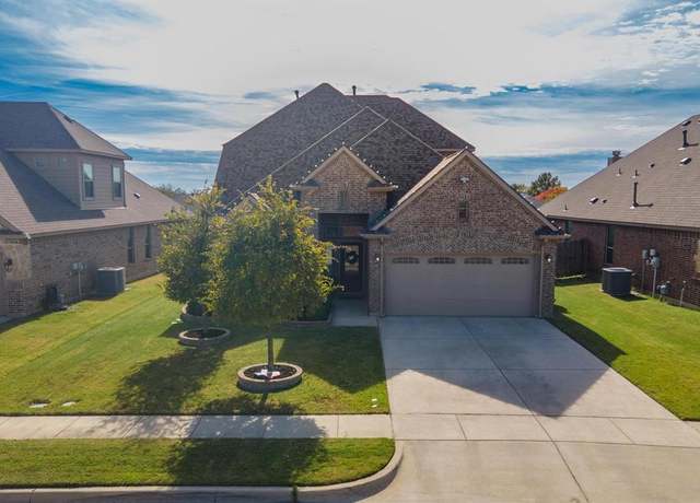 Property at 725 Seabourne Dr, Saginaw, TX 76179, 3 beds, 2.5 baths