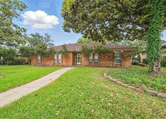 Property at 2908 E Park Blvd, Plano, TX 75074, 4 beds, 2 baths