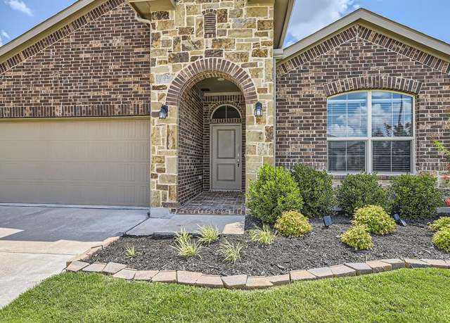 Property at 1217 Burlingame Dr, Cleburne, TX 76033, 3 beds, 2 baths