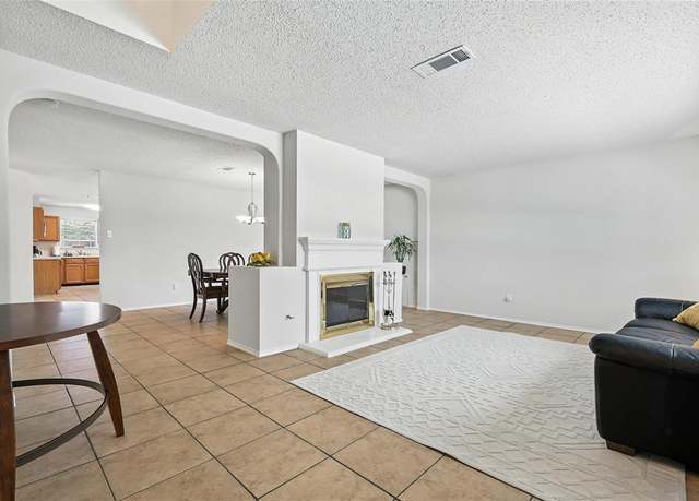 Property at 1413 Thistle Cir, Allen, TX 75002, 4 beds, 2.5 baths