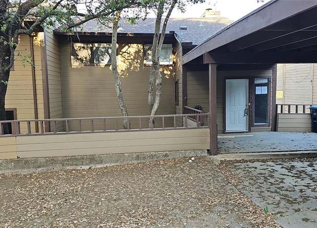 Property at 746 Haven Ln, Fort Worth, TX 76112, 2 beds, 2.5 baths