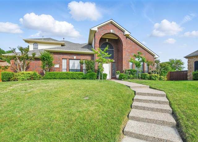 Property at 2018 Carillon Ln, Carrollton, TX 75007, 3 beds, 2.5 baths