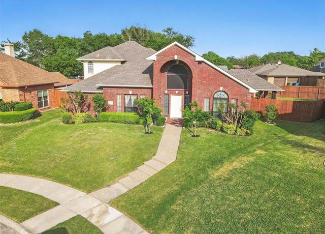 Property at 2018 Carillon Ln, Carrollton, TX 75007, 3 beds, 2.5 baths