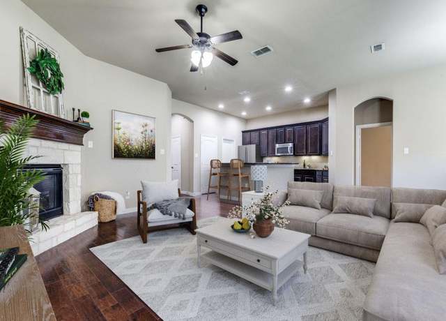 Property at 1329 Poplar Dr, Mckinney, TX 75072, 3 beds, 2 baths