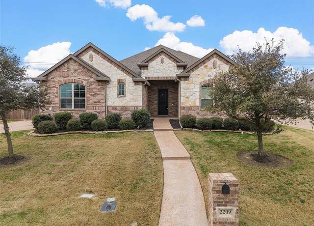 Property at 2209 Therese Dr, Waco, TX 76712, 4 beds, 2.5 baths