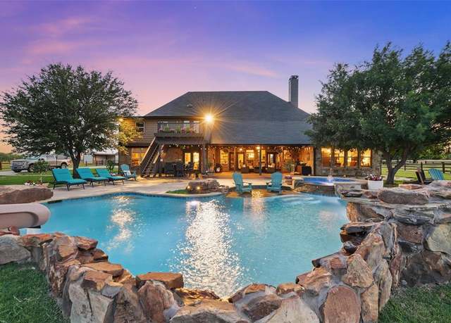Property at 12201 Madison Ln, Justin, TX 76247, 4 beds, 5.5 baths