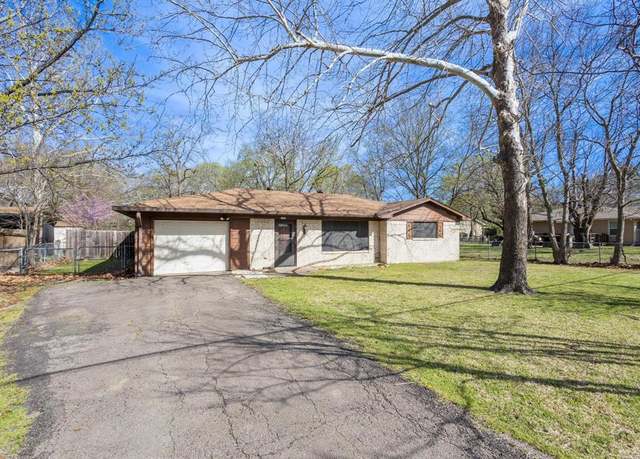 Property at 2100 Agnew St, Bonham, TX 75418, 3 beds, 1.5 baths