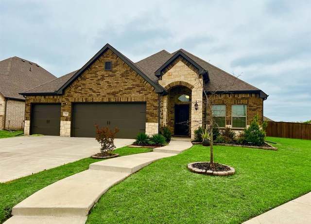 Property at 545 Oleander Dr, Royse City, TX 75189, 4 beds, 4 baths