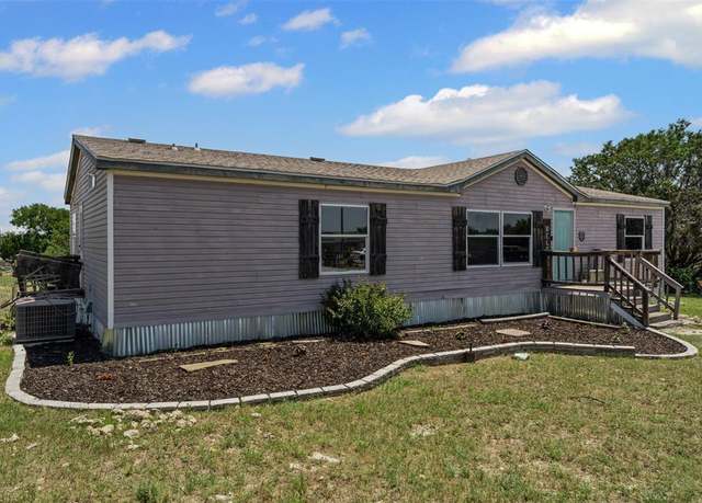 Property at 113 Garnet Dr, Weatherford, TX 76087, 4 beds, 2 baths