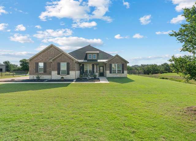 Property at 1052 Winecup Ln, Weatherford, TX 76085, 4 beds, 3 baths